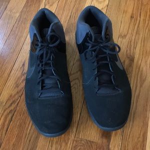 Black boot sneakers